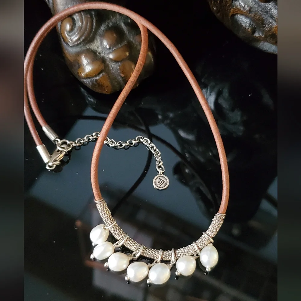 Silpada Pearls Of Wisdom sterling leather and freshwater pearl necklace - Picture 3 of 14
